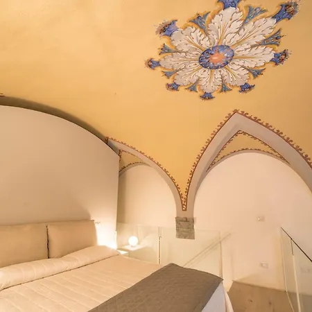 Il Teatro Romano Suites Apartment